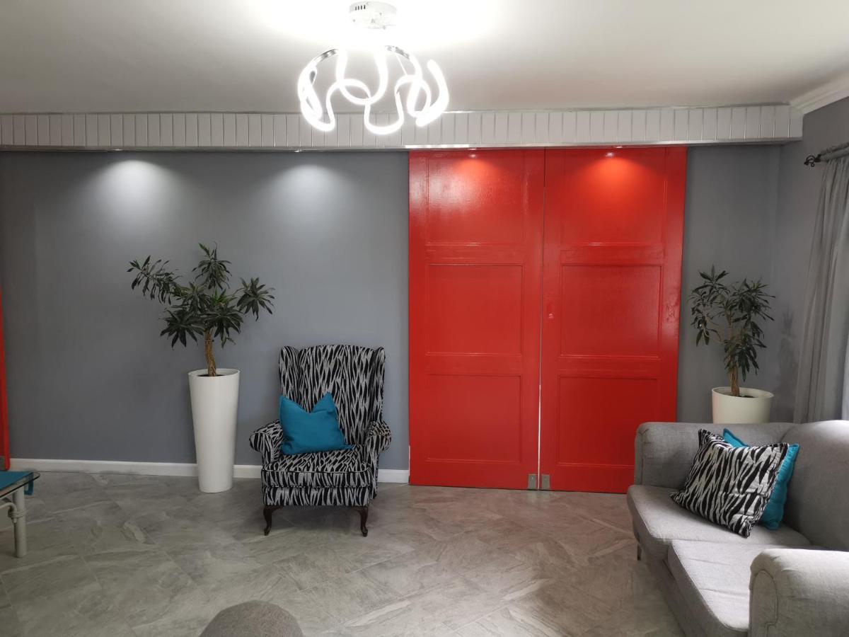 Retreat To Edmonton Close Cape Town