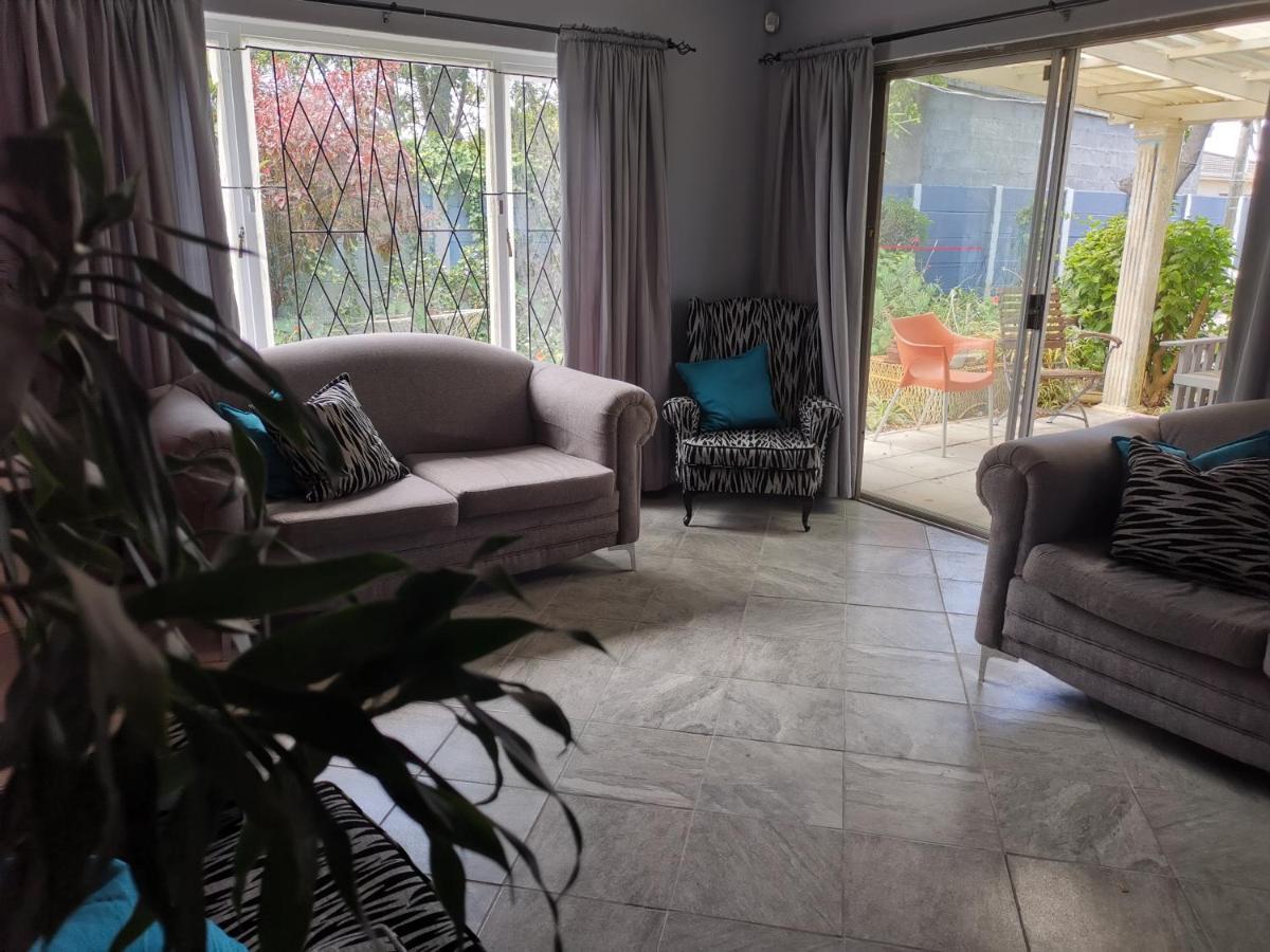 Retreat To Edmonton Close Holiday home